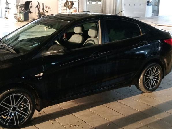 Hyundai Solaris I Рестайлинг с пробегом 2015 года, цена 963 000 рублей, 136100 км, седан, Автокод Объявления