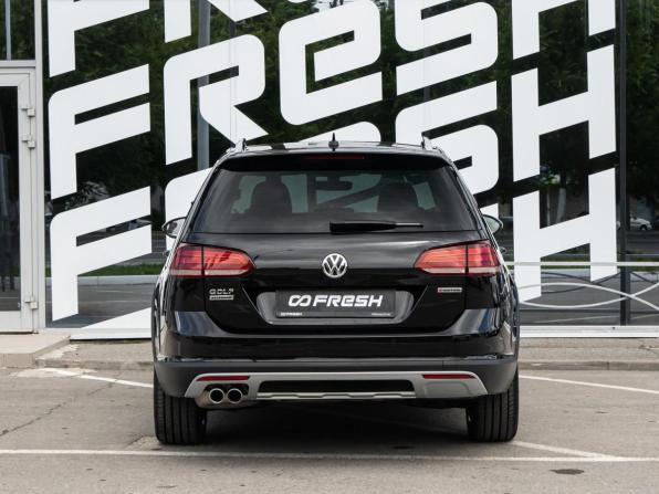 Volkswagen Golf VII Рестайлинг с пробегом 2020 года, цена 2 549 000 рублей, 215221 км, универсал, Автокод Объявления