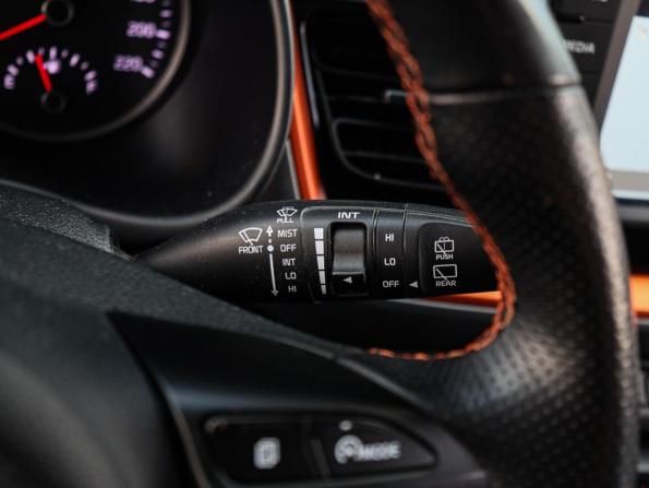 Kia Stonic I с пробегом 2018 года, цена 1 620 000 рублей, 100000 км, внедорожник, Автокод Объявления
