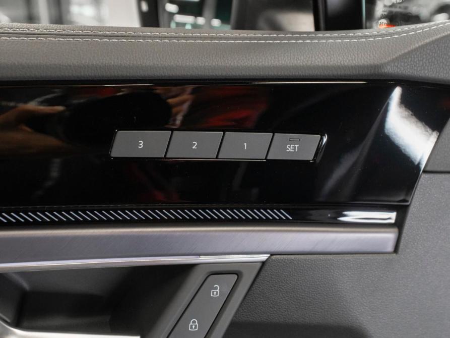 Volkswagen Touareg III Рестайлинг Москва  - изображение 15