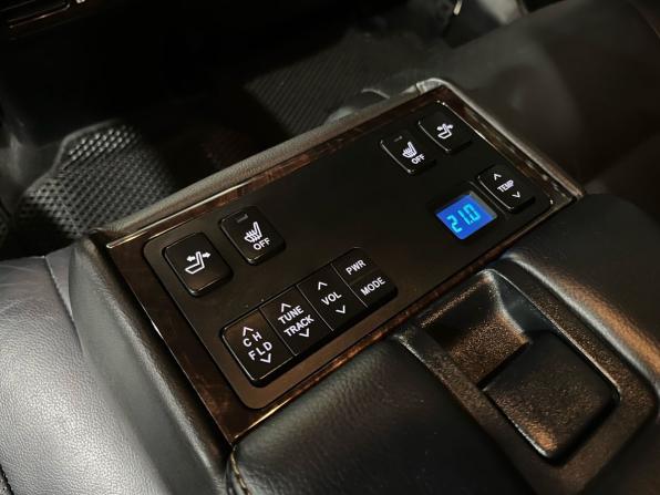 Toyota Camry VII (XV50) Рестайлинг с пробегом 2016 года, цена 1 840 000 рублей, 209269 км, седан, Автокод Объявления