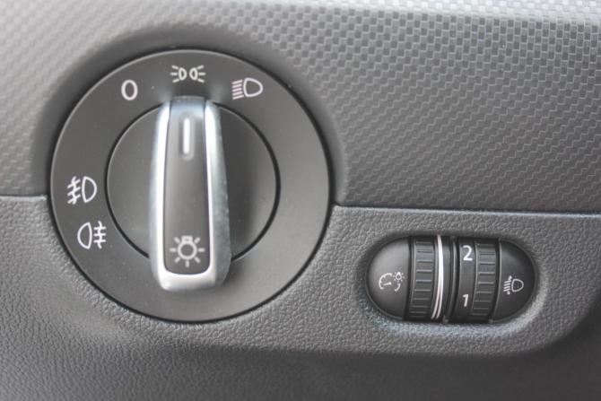 Volkswagen Jetta VI Рестайлинг с пробегом 2014 года, цена 977 000 рублей, 196265 км, седан, Автокод Объявления