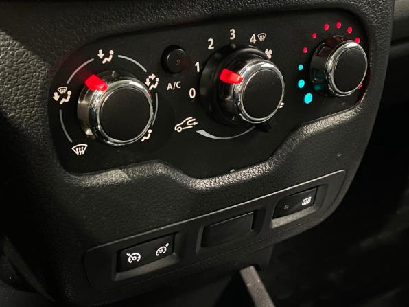 Renault Dokker I с пробегом 2019 года, цена 1 219 000 рублей, 105710 км, компактвэн, Автокод Объявления
