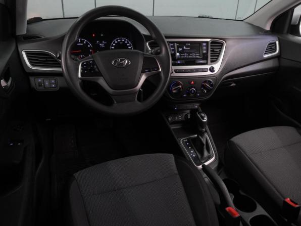 Hyundai Solaris II с пробегом 2017 года, цена 1 269 000 рублей, 128856 км, седан, Автокод Объявления