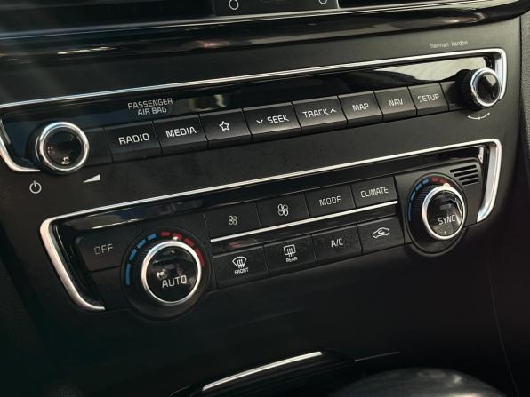 Kia Optima IV Рестайлинг с пробегом 2019 года, цена 2 239 000 рублей, 100962 км, седан, Автокод Объявления
