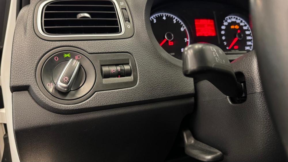 Volkswagen Polo V Санкт-Петербург  - изображение 8