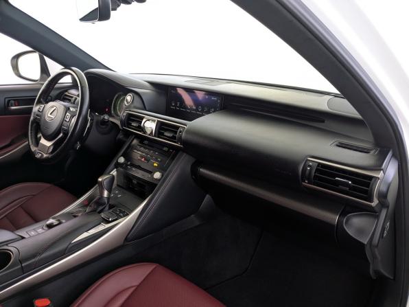 Lexus IS III Рестайлинг с пробегом 2018 года, цена 3 380 000 рублей, 89700 км, седан, Автокод Объявления