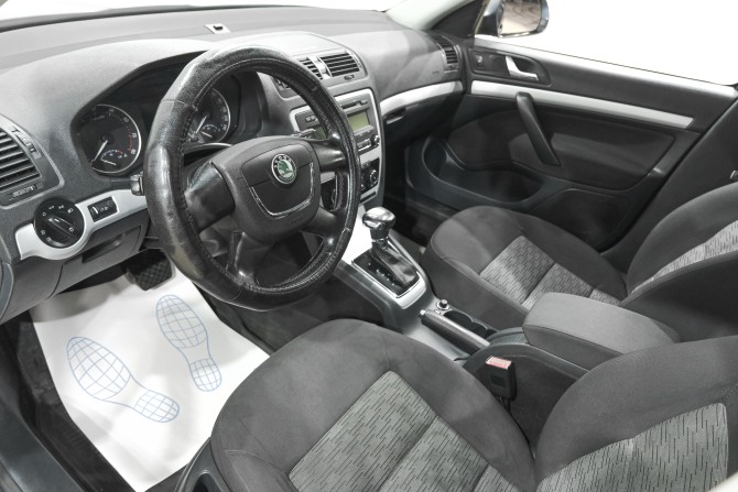 Skoda Octavia II (A5) Рестайлинг с пробегом 2011 года, цена 939 000 рублей, 346000 км, лифтбек, Автокод Объявления
