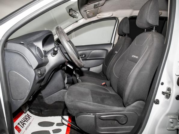 Renault Sandero II с пробегом 2017 года, цена 880 000 рублей, 197634 км, хэтчбек, Автокод Объявления