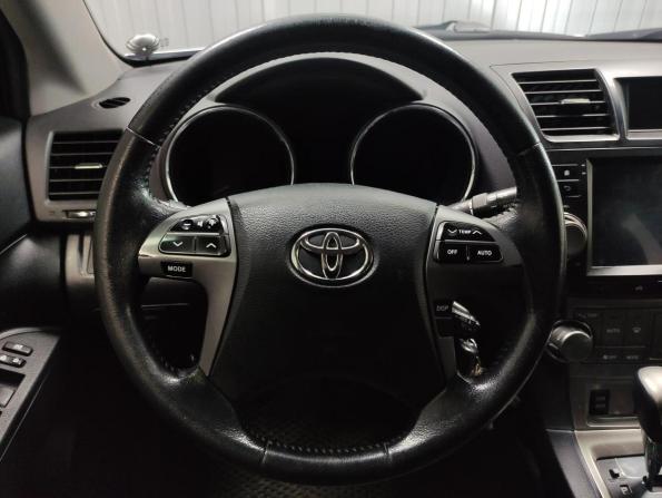 Toyota Highlander II (XU40) Рестайлинг с пробегом 2012 года, цена 1 782 000 рублей, 330641 км, внедорожник, Автокод Объявления