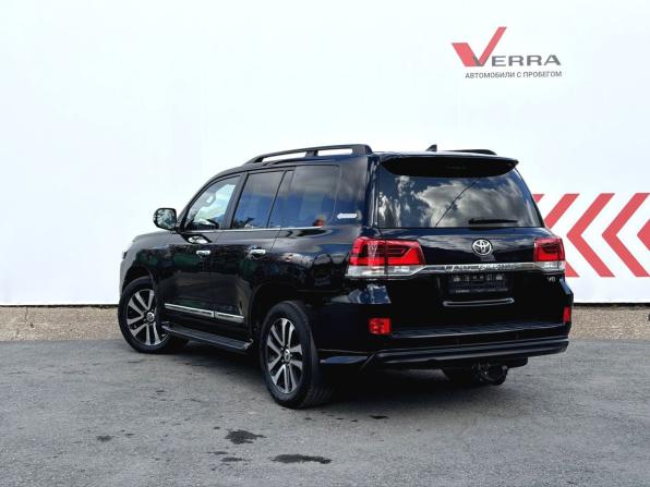 Toyota Land Cruiser 200 Series Рестайлинг 2 с пробегом 2018 года, цена 7 700 000 рублей, 181219 км, внедорожник, Автокод Объявления