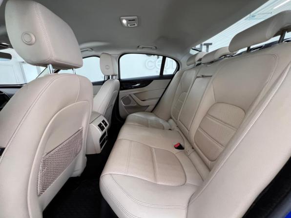 Jaguar XE I Рестайлинг с пробегом 2019 года, цена 2 490 000 рублей, 130000 км, седан, Автокод Объявления
