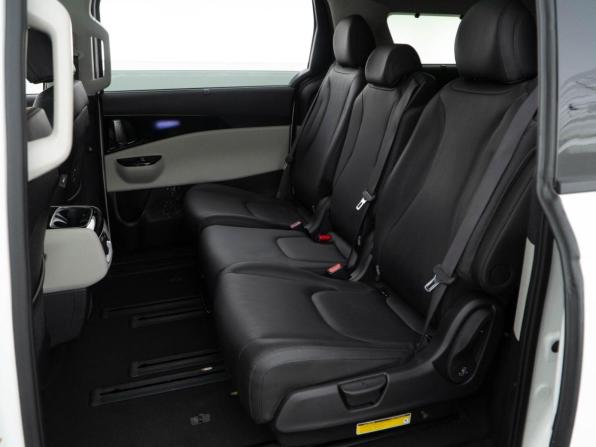 Kia Carnival IV с пробегом 2023 года, цена 4 835 046 рублей, 39743 км, минивэн, Автокод Объявления