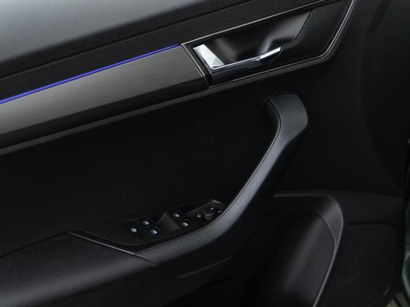 Skoda Karoq I с пробегом 2020 года, цена 2 344 444 рубля, 90980 км, внедорожник, Автокод Объявления