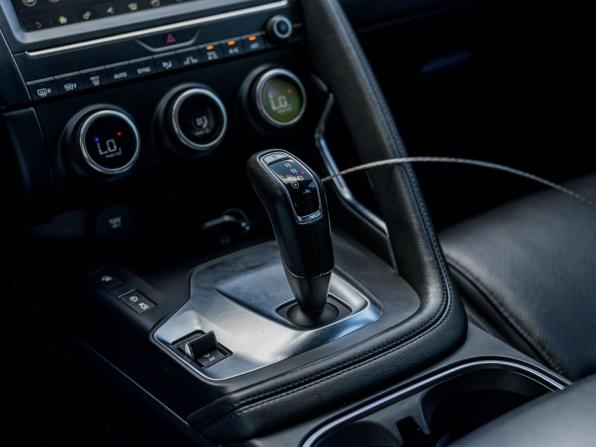 Jaguar E-Pace I с пробегом 2018 года, цена 2 220 000 рублей, 215253 км, внедорожник, Автокод Объявления