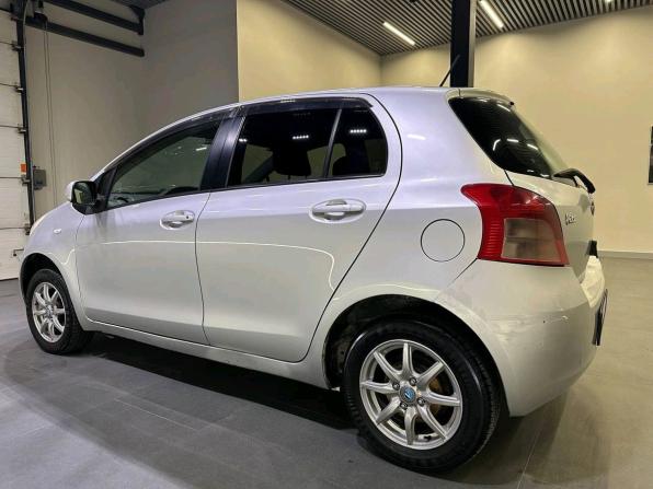 Toyota Vitz II (XP90) с пробегом 2005 года, цена 389 000 рублей, 218769 км, хэтчбек, Автокод Объявления