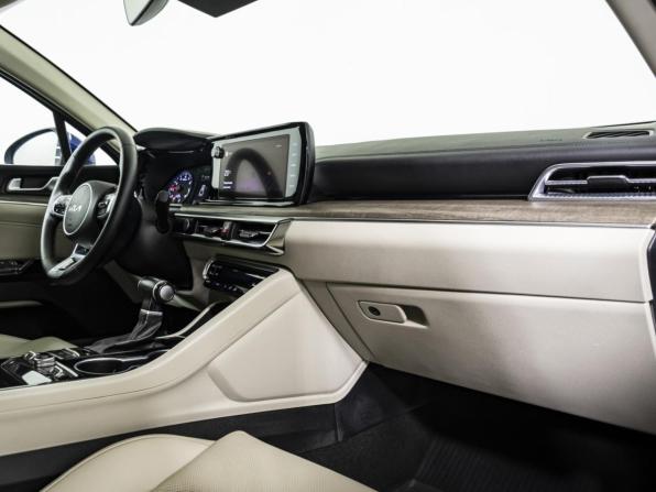 Kia K5 III с пробегом 2022 года, цена 2 645 000 рублей, 52680 км, седан, Автокод Объявления