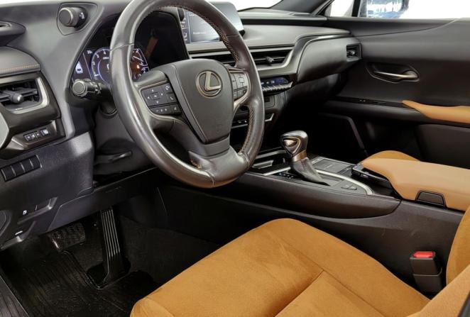 Lexus UX I с пробегом 2020 года, цена 2 700 000 рублей, 35700 км, внедорожник, Автокод Объявления