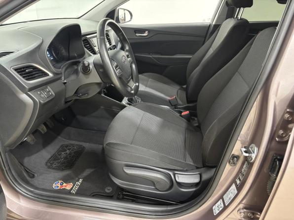 Hyundai Solaris II с пробегом 2018 года, цена 1 350 000 рублей, 63904 км, седан, Автокод Объявления