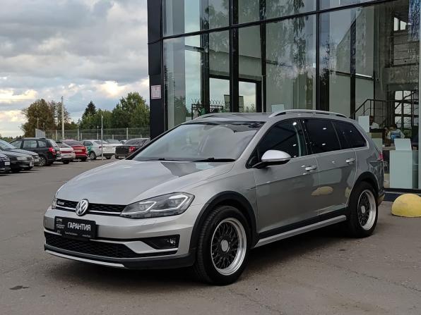 Volkswagen Golf VII Рестайлинг с пробегом 2017 года, цена 1 899 000 рублей, 83199 км, универсал, Автокод Объявления