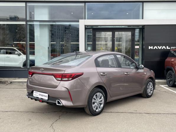 Kia Rio IV Рестайлинг с пробегом 2020 года, цена 1 359 000 рублей, 175002 км, седан, Автокод Объявления