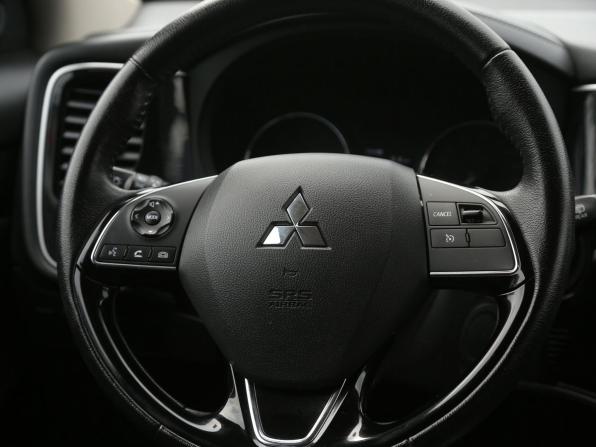 Mitsubishi Outlander III Рестайлинг 3 с пробегом 2018 года, цена 2 122 000 рублей, 113000 км, внедорожник, Автокод Объявления