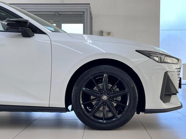 Changan UNI-V I с пробегом 2023 года, цена 2 130 000 рублей, 40544 км, лифтбек, Автокод Объявления