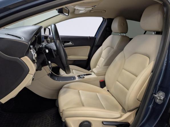 Mercedes-Benz GLA I (X156) Рестайлинг с пробегом 2019 года, цена 2 400 000 рублей, 92405 км, внедорожник, Автокод Объявления
