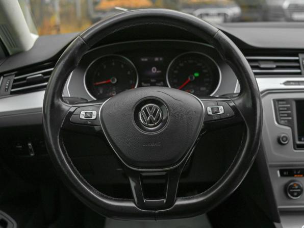 Volkswagen Passat B8 с пробегом 2017 года, цена 1 620 000 рублей, 156481 км, универсал, Автокод Объявления