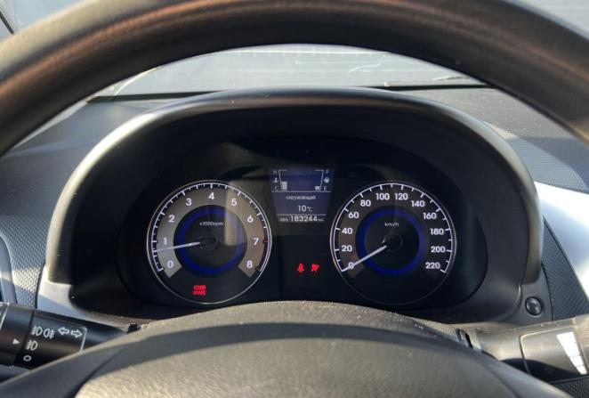 Hyundai Solaris I с пробегом 2013 года, цена 800 000 рублей, 183240 км, седан, Автокод Объявления