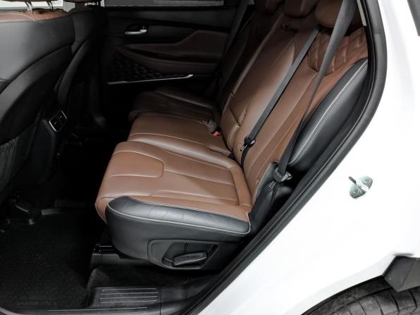 Hyundai Santa Fe IV Рестайлинг с пробегом 2021 года, цена 3 790 000 рублей, 43324 км, внедорожник, Автокод Объявления