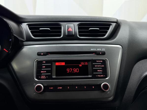 Kia Rio III Рестайлинг с пробегом 2017 года, цена 1 174 000 рублей, 118585 км, седан, Автокод Объявления