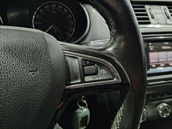 Skoda Octavia III (A7) с пробегом 2015 года, цена 910 000 рублей, 287113 км, лифтбек, Автокод Объявления