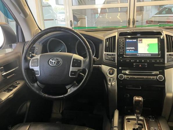 Toyota Land Cruiser 200 Series Рестайлинг 1 с пробегом 2014 года, цена 3 350 000 рублей, 286000 км, внедорожник, Автокод Объявления