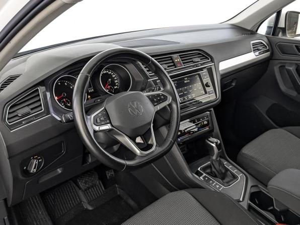 Volkswagen Tiguan II Рестайлинг с пробегом 2021 года, цена 2 640 000 рублей, 59202 км, внедорожник, Автокод Объявления