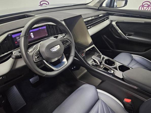 Geely Atlas II с пробегом 2024 года, цена 3 078 000 рублей, 14554 км, внедорожник, Автокод Объявления