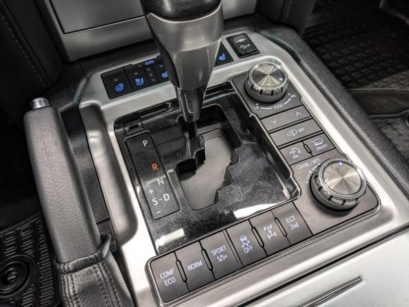 Toyota Land Cruiser 200 Series Рестайлинг 2 с пробегом 2019 года, цена 7 550 000 рублей, 132326 км, внедорожник, Автокод Объявления