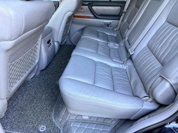 Toyota Land Cruiser 100 Series Рестайлинг 2 с пробегом 2006 года, цена 2 300 000 рублей, 383911 км, внедорожник, Автокод Объявления