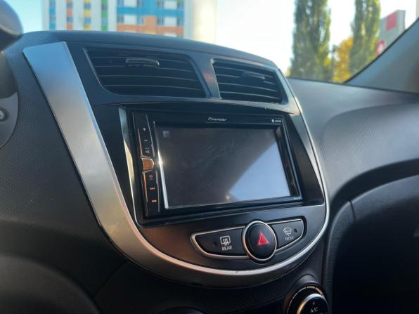 Hyundai Solaris I с пробегом 2014 года, цена 895 000 рублей, 210753 км, седан, Автокод Объявления