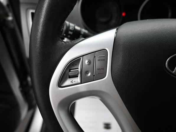 Hyundai ix35 I с пробегом 2012 года, цена 1 200 000 рублей, 194243 км, внедорожник, Автокод Объявления