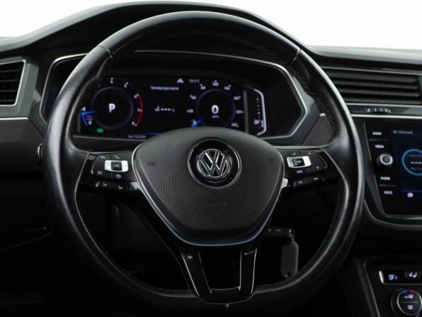 Volkswagen Tiguan II с пробегом 2019 года, цена 2 649 050 рублей, 91443 км, внедорожник, Автокод Объявления