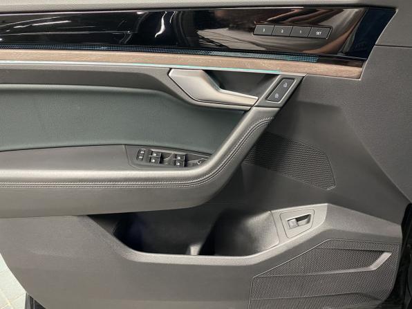 Volkswagen Touareg III с пробегом 2021 года, цена 4 840 000 рублей, 128071 км, внедорожник, Автокод Объявления