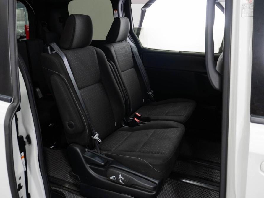 Toyota Noah III (R80) Рестайлинг Тюмень  - изображение 10