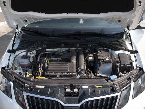 Skoda Octavia III (A7) Рестайлинг с пробегом 2020 года, цена 1 950 000 рублей, 61058 км, лифтбек, Автокод Объявления