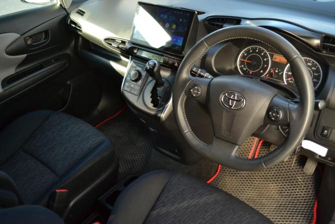 Toyota Wish II с пробегом 2011 года, цена 1 350 000 рублей, 162588 км, минивэн, Автокод Объявления