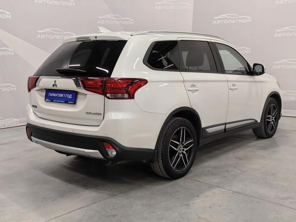 Mitsubishi Outlander III Рестайлинг 2 с пробегом 2017 года, цена 1 900 000 рублей, 156111 км, внедорожник, Автокод Объявления
