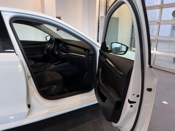 Skoda Octavia IV (A8) с пробегом 2021 года, цена 2 390 000 рублей, 103261 км, лифтбек, Автокод Объявления