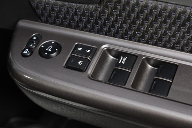 Honda Stepwgn V с пробегом 2015 года, цена 1 799 000 рублей, 140595 км, минивэн, Автокод Объявления