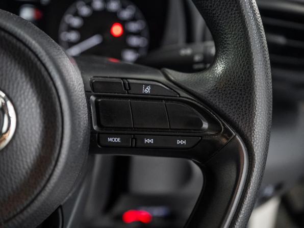 Toyota Yaris IV с пробегом 2020 года, цена 985 000 рублей, 96027 км, хэтчбек, Автокод Объявления