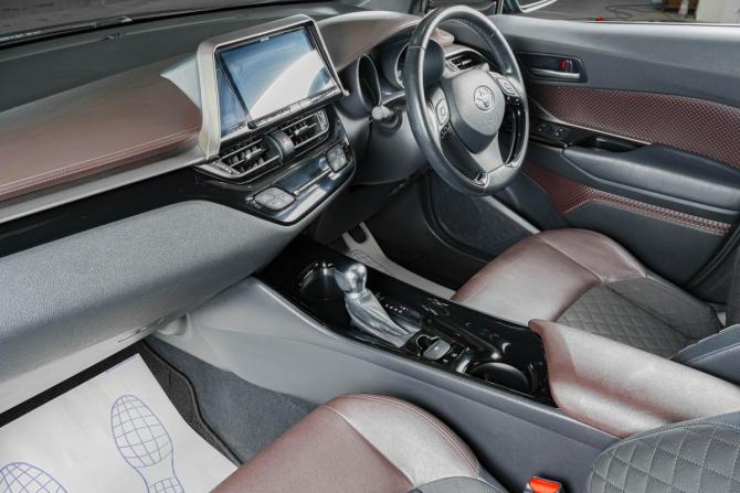 Toyota C-HR I с пробегом 2018 года, цена 2 029 000 рублей, 105000 км, внедорожник, Автокод Объявления